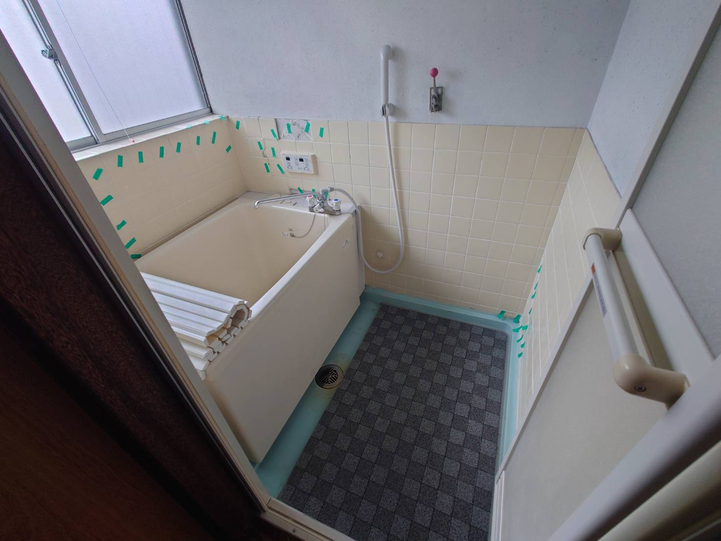 在来浴室パネル貼り Before