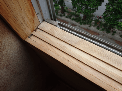 木製窓枠の灰汁洗い及び塗装 福島リペア 住宅建具 アルミサッシ等住まいのキズ補修なら