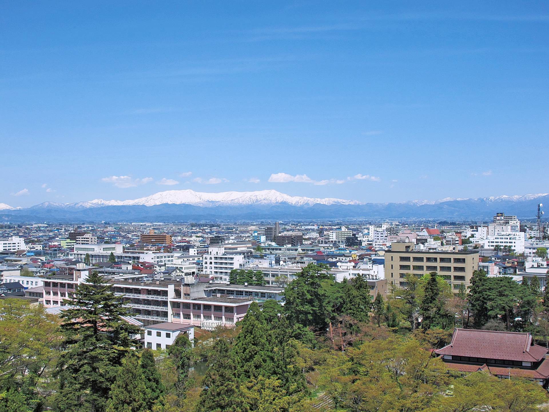 福島リペア-床鳴り・建具・アルミサッシ等住まいのキズ補修なら　「会津リペアナビ」紹介　会津若松市街地イメージ画像