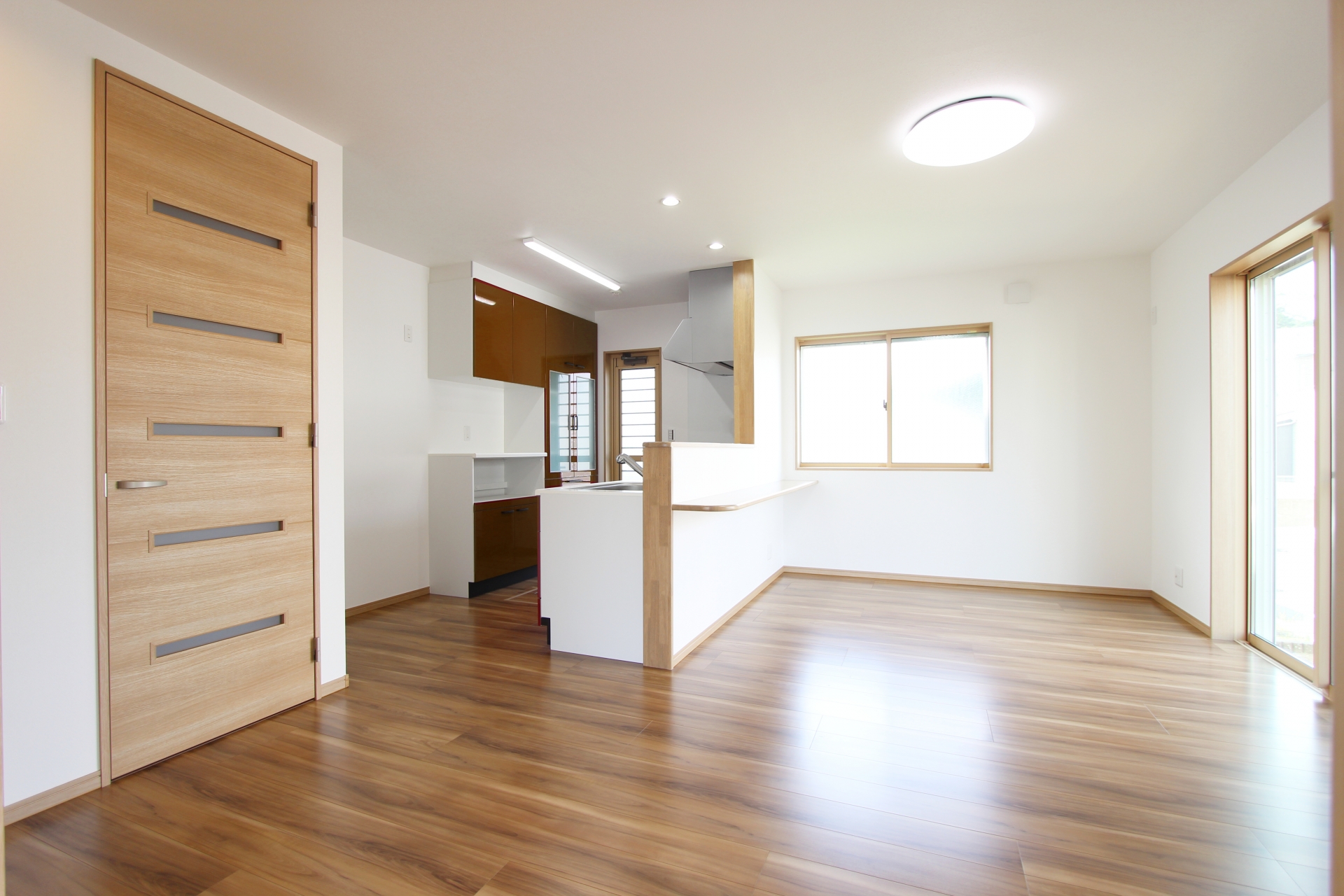 福島リペア-床鳴り・建具・アルミサッシ等住まいのキズ補修なら　きれいな住まいイメージ画像